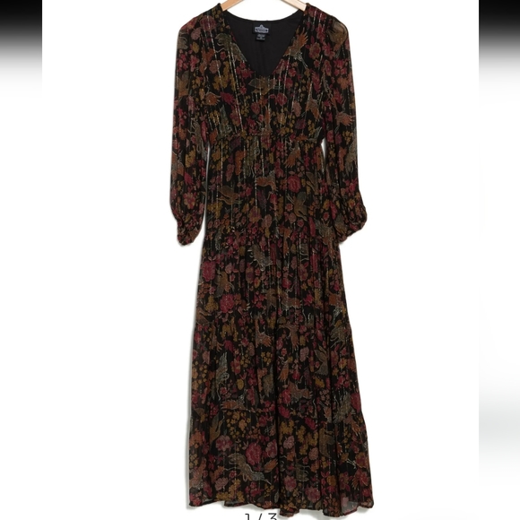 Angie V-neck Maxi Dress in Black - Picture 6 of 6